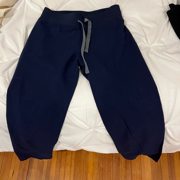 FIGS straight leg scrub pant. Never worn - Picture 3 of 3